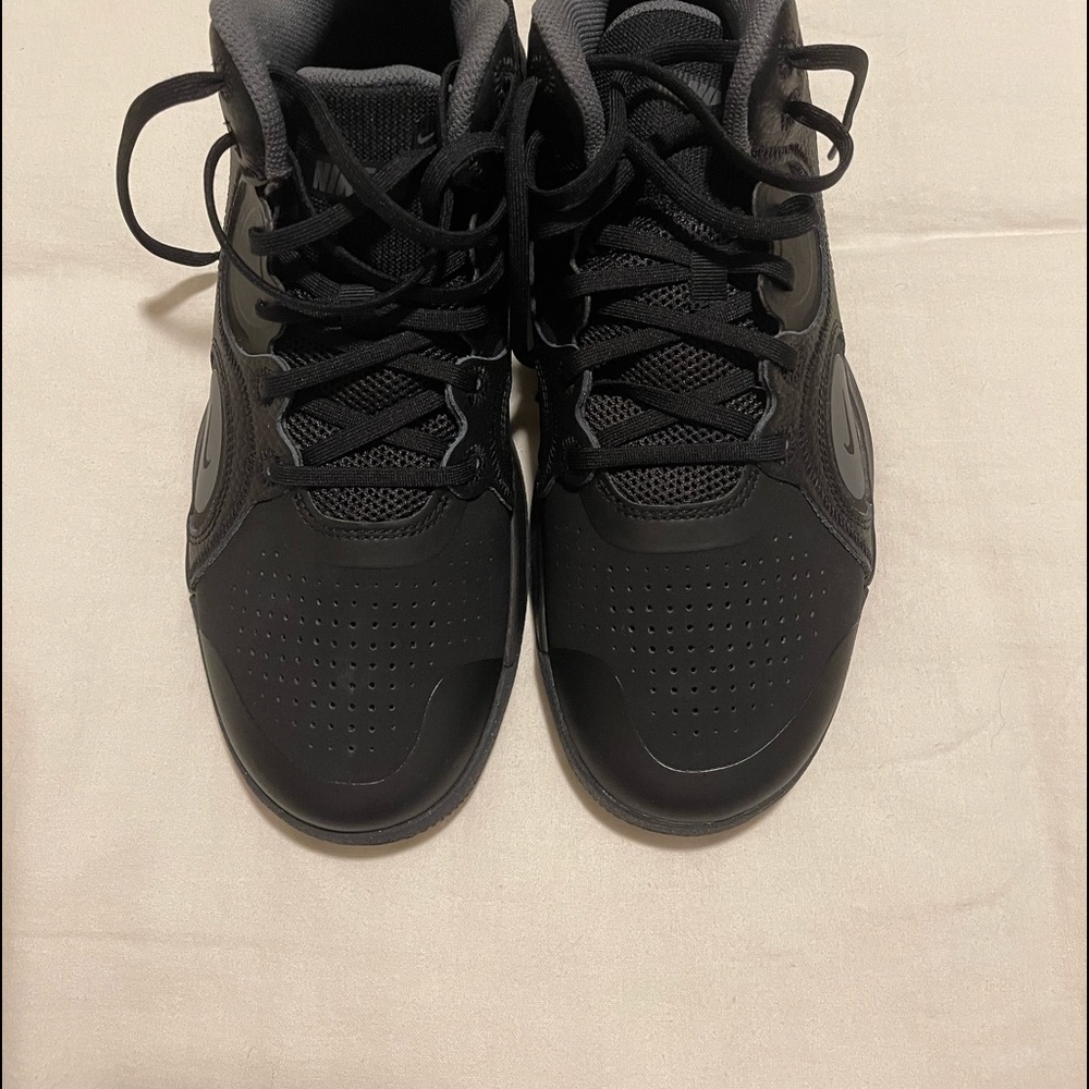 NWOT Men’s Nike Basketball Shoes